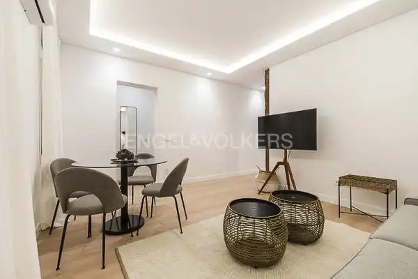 Living room of Flat for sale in Madrid  with Air Conditioner, Heating and Parquet flooring