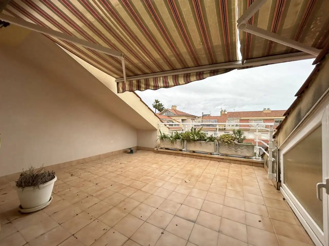 Terrassa de Casa o xalet en venda en Cubelles amb Terrassa i Piscina comunitària