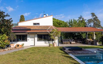 Jardí de Casa o xalet en venda en Cabrera de Mar amb Aire condicionat, Jardí privat i Traster