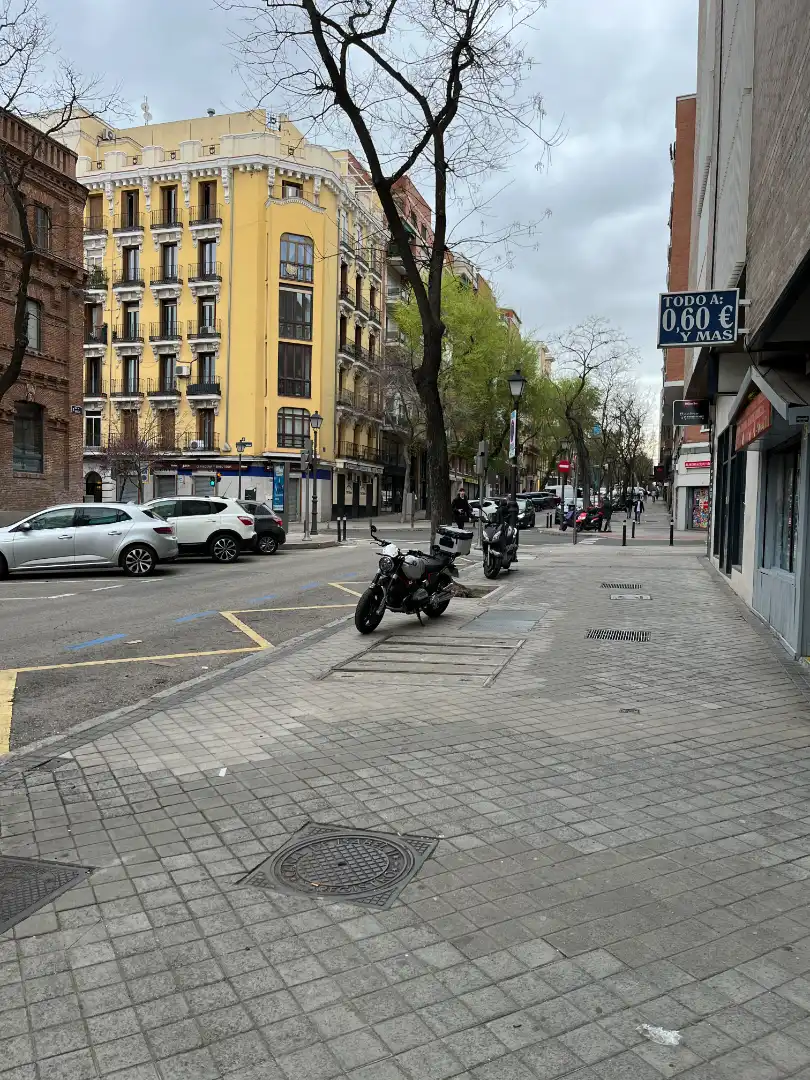 Exterior view of Garage for sale in Madrid