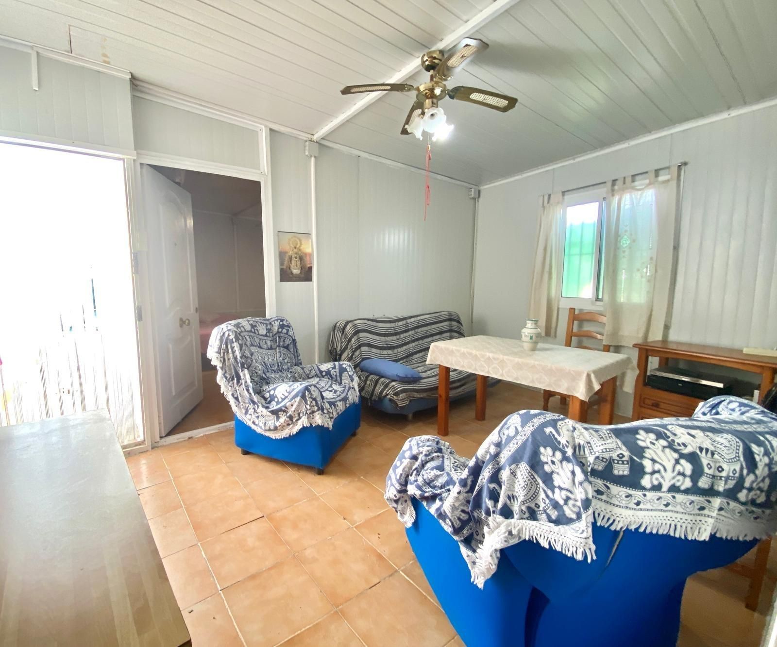 Sala d'estar de Finca rústica en venda en Chipiona amb Terrassa i Traster