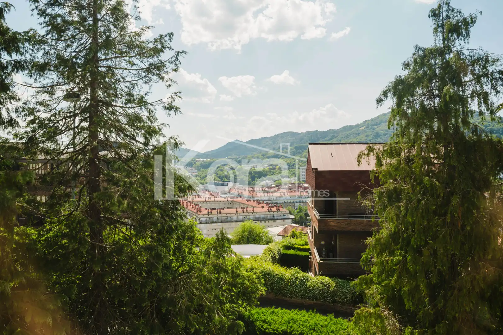 Terrassa de Dúplex en venda en Donostia - San Sebastián  amb Forn, Rentadora i Microones