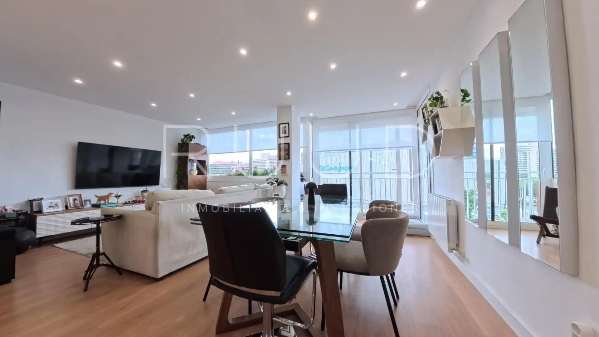 Sala de estar de Piso de alquiler en Barcelona con Aire acondicionado, Calefacción y Parquet