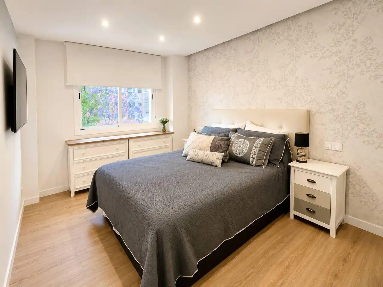 Habitación de Piso en venta en Alicante / Alacant con Aire acondicionado, Calefacción y Jardín privado
