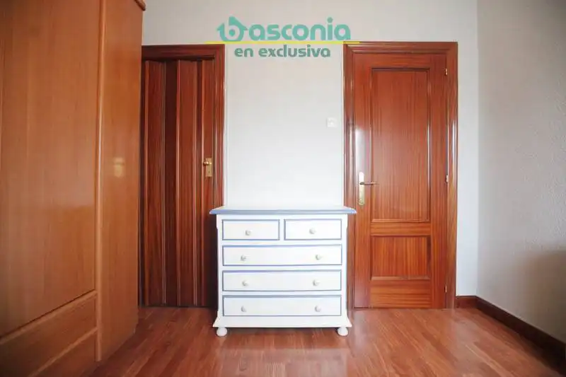 Bedroom of Flat for sale in Centro - Ariz - Uribarri