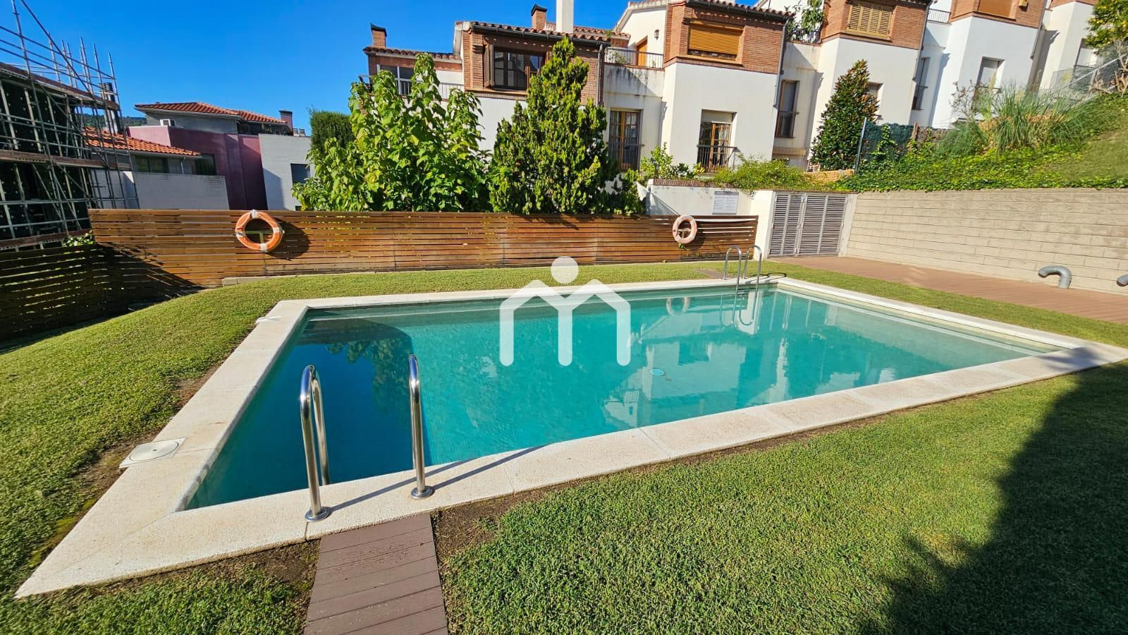Swimming pool of Flat for sale in Tiana  with Air Conditioner, Heating and Parquet flooring