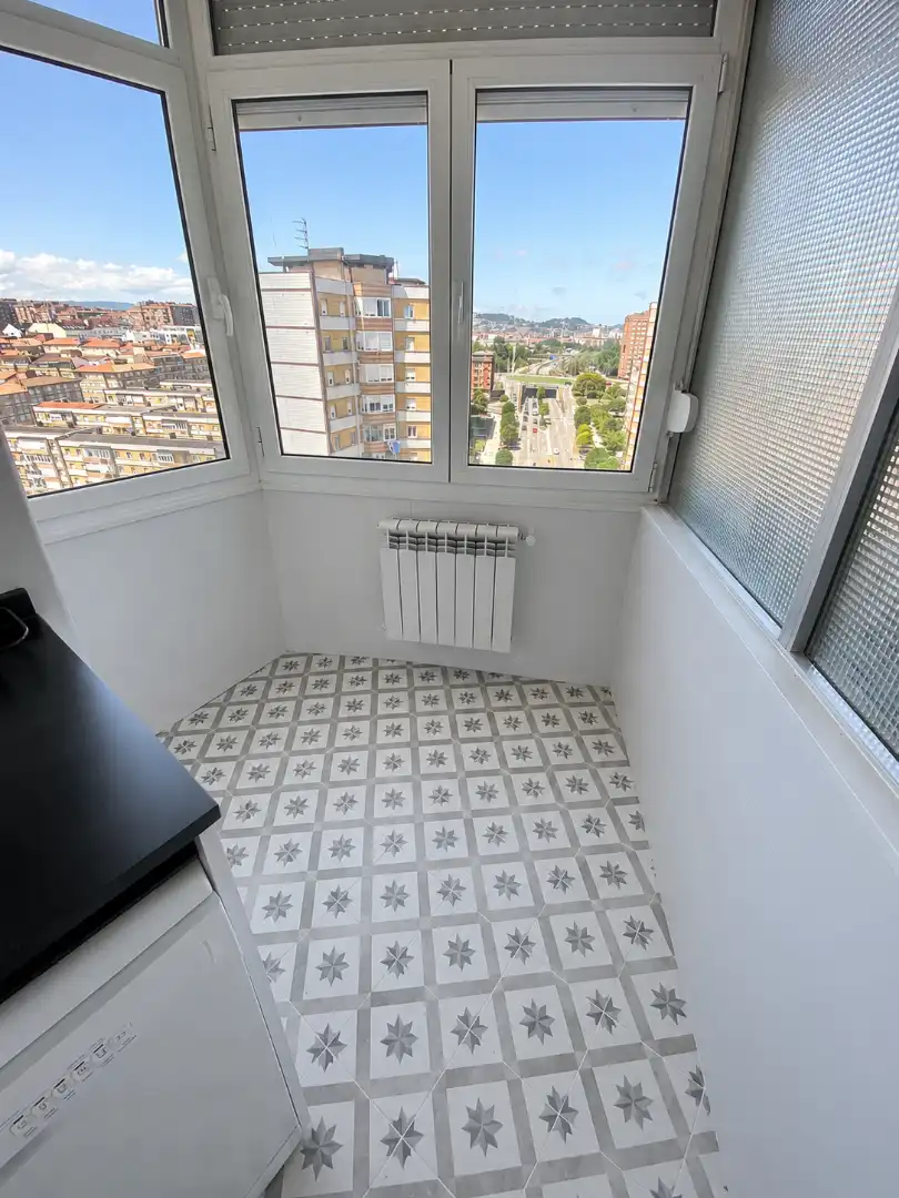 Terrasse von Wohnung zur Miete in Gijón  mit Heizung, Parkett und Abstellraum