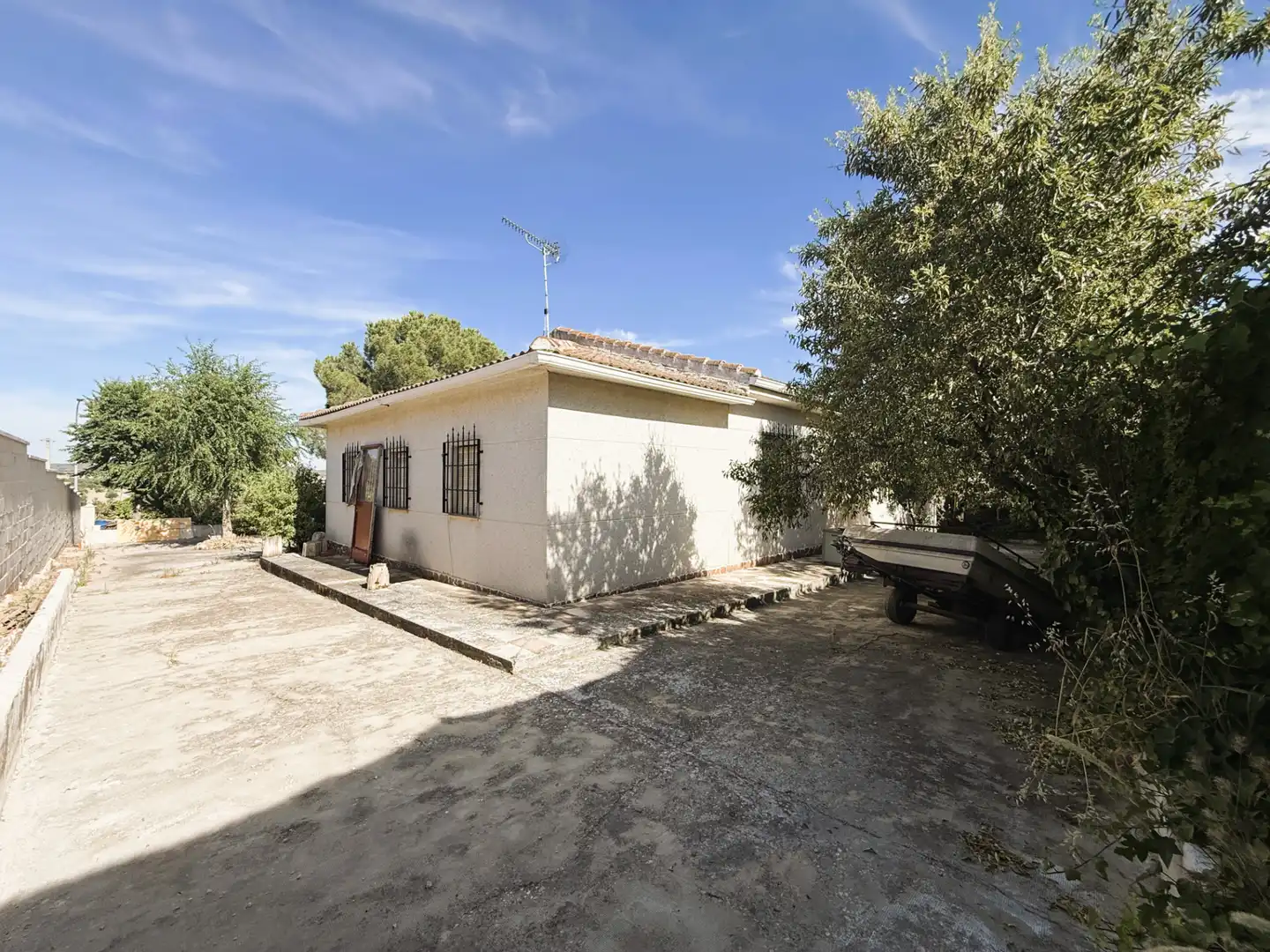 Außenansicht von Haus oder Chalet zum Verkauf in Colmenar de Oreja mit Heizung, Privatgarten und Terrasse