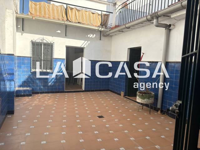 Casa-chalet en Venta en Centro - Doña Mercedes