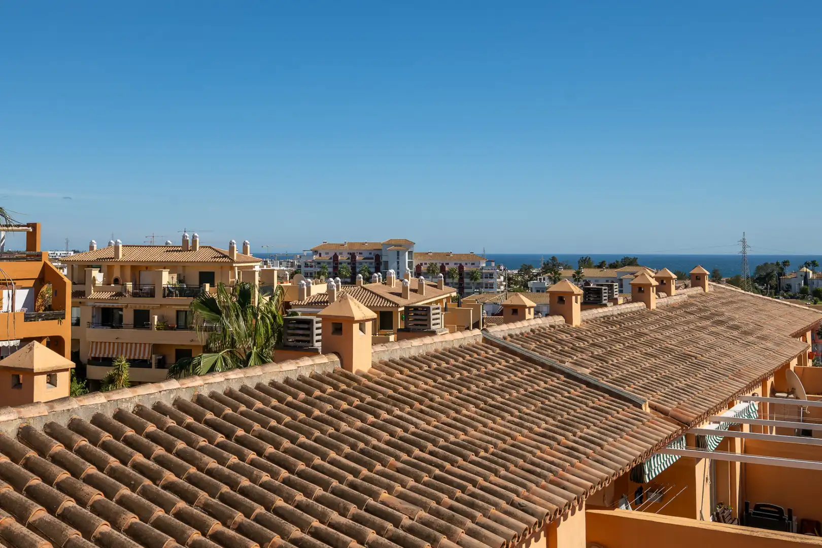Vista exterior de Dúplex en venda en Mijas amb Terrassa, Piscina i Moblat