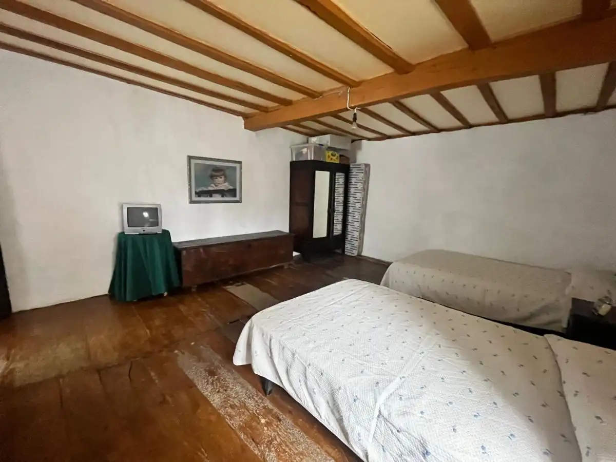 Habitación de Casa o chalet en venta en Salas con Calefacción y Trastero