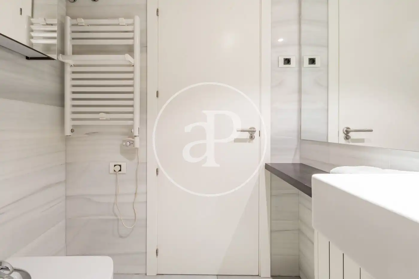 Badezimmer von Wohnung zum Verkauf in Madrid mit Klimaanlage, Heizung und Möbliert