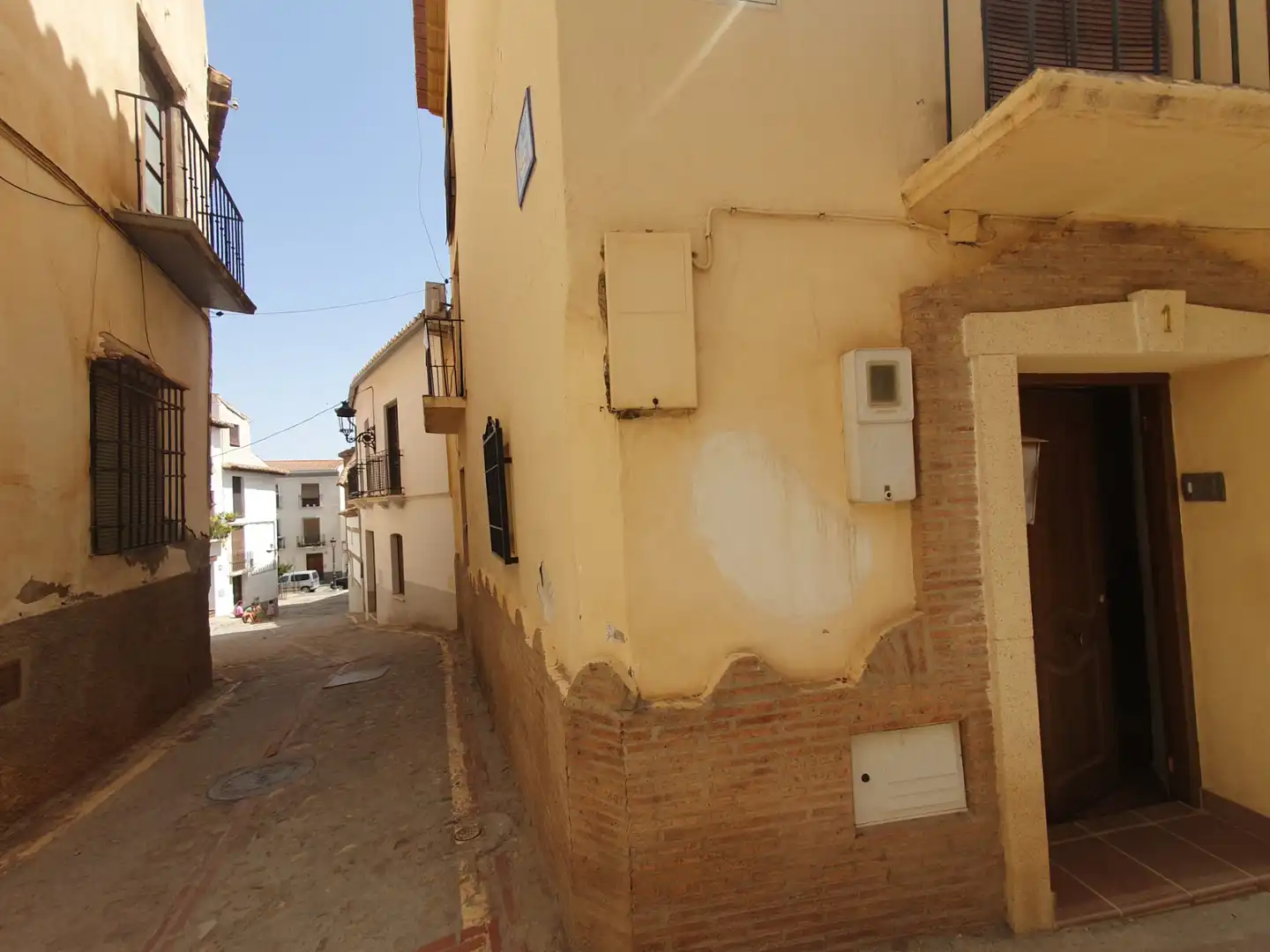 Vista exterior de Casa o xalet en venda en Guadix amb Terrassa i Moblat
