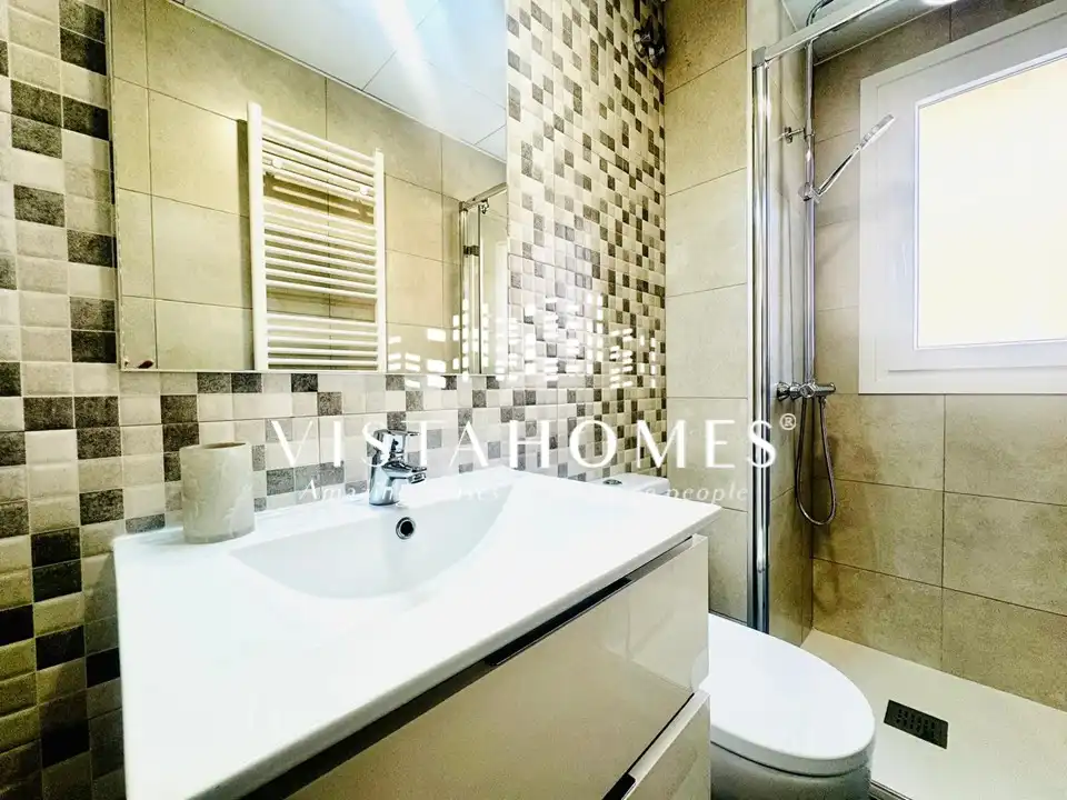 Badezimmer von Einfamilien-Reihenhaus zum Verkauf in San Agustín del Guadalix mit Klimaanlage, Heizung und Terrasse