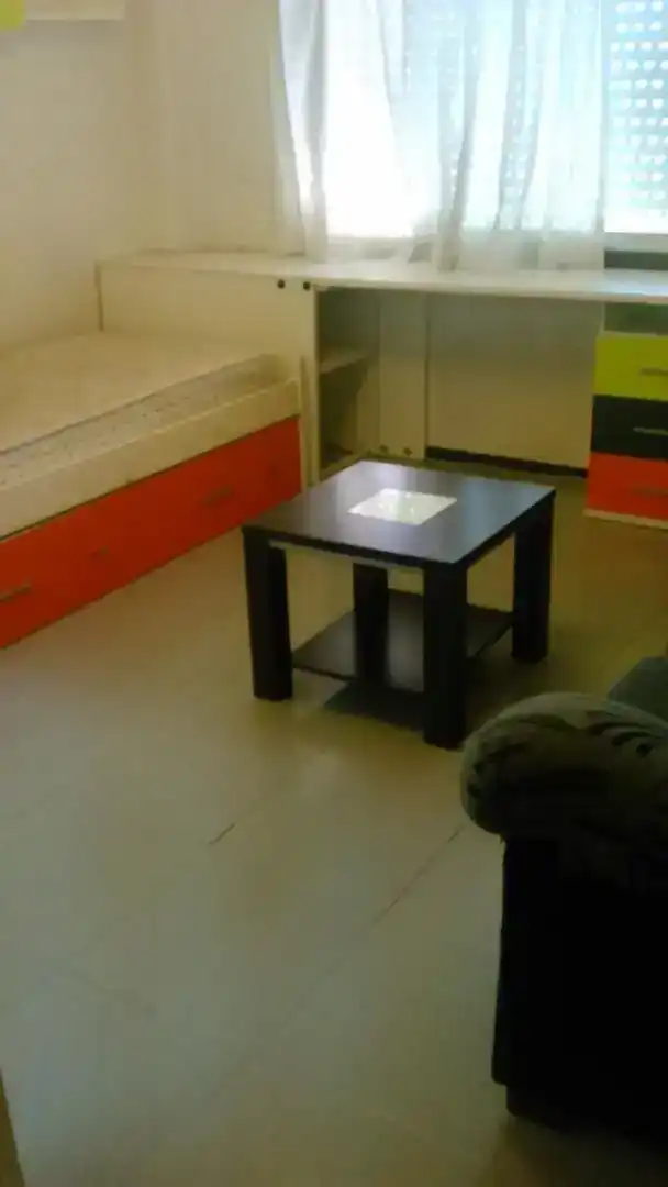 Dormitori de Estudi en venda en Santiago de Compostela  amb Moblat, Forn i Rentadora