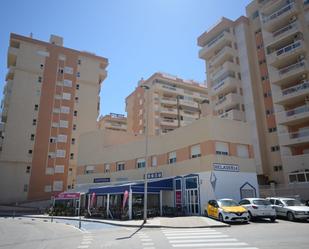 Vista exterior de Àtic en venda en La Manga del Mar Menor amb Aire condicionat, Calefacció i Jardí privat