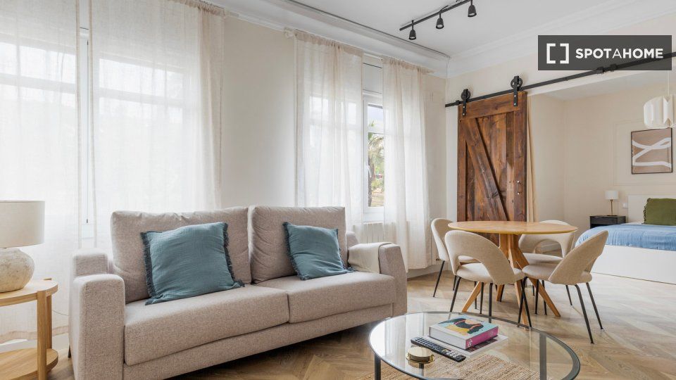 Living room of Flat to rent in  Barcelona Capital  with Air Conditioner, Heating and Furnished