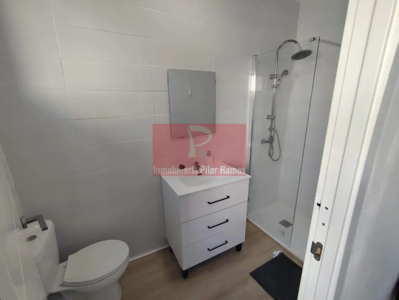 Baño de Piso de alquiler en León Capital  con Calefacción, Parquet y Trastero