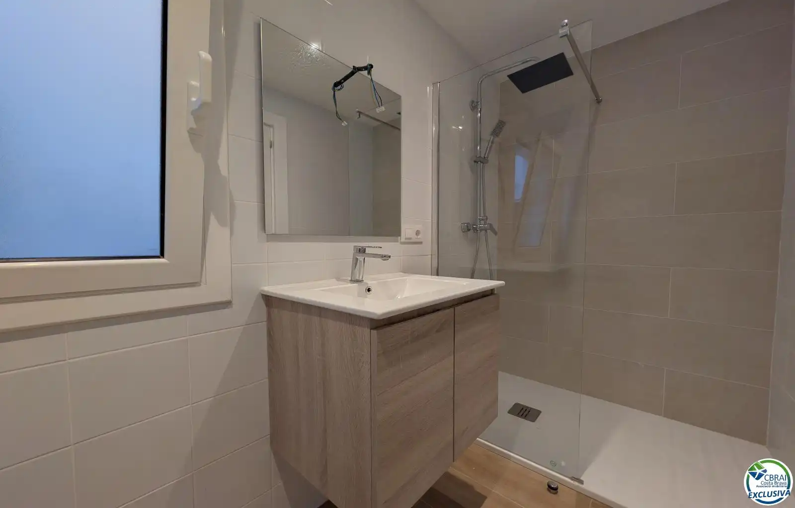 Bathroom of Flat for sale in Portbou