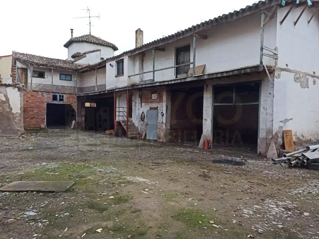 Vista exterior de Casa o chalet en venta en Arenzana de Abajo con Jardín privado