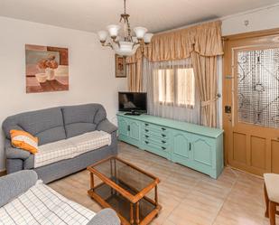 Sala d'estar de Casa o xalet en venda en Cúllar amb Terrassa i Balcó