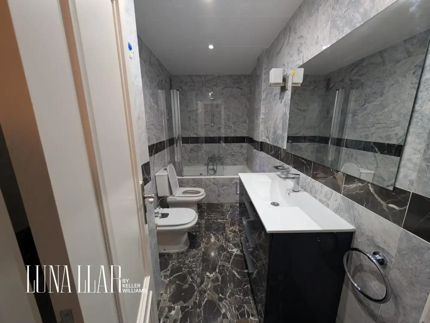 Badezimmer von Wohnung zur Miete in Castelldefels