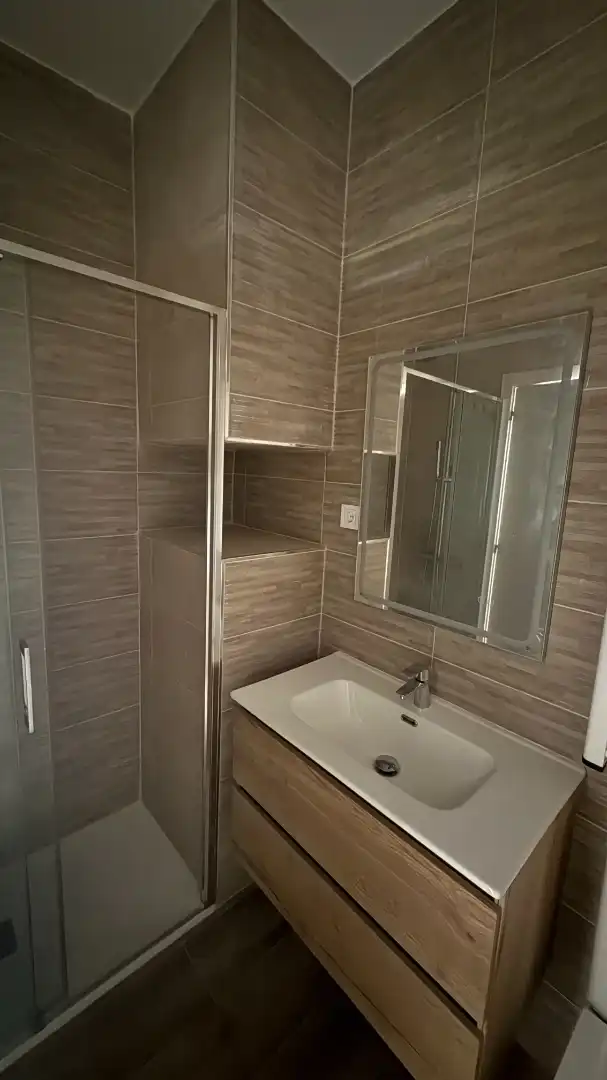 Badezimmer von Wohnungen zum Verkauf in Móstoles mit Waschmaschine
