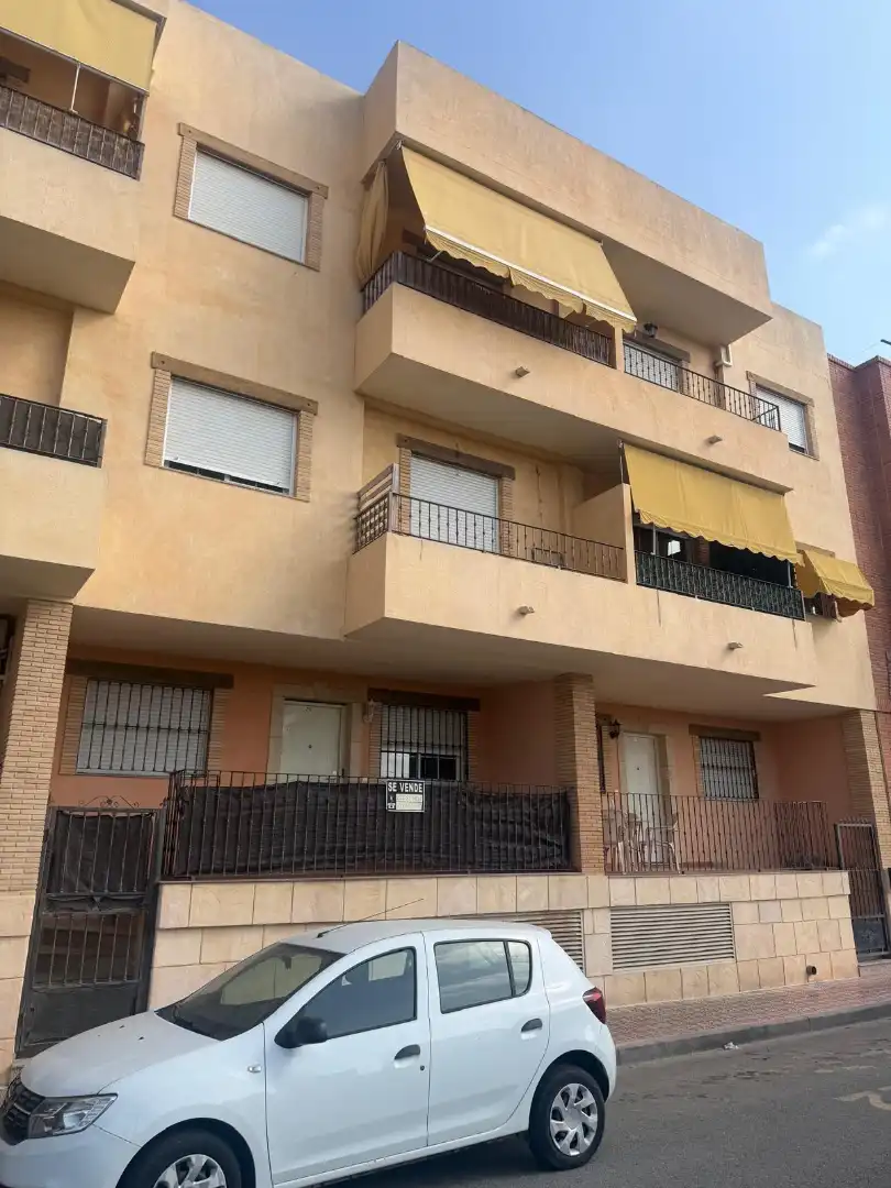 Pis amb piscina en venda a Calle Santa Pola 8, imagen 2