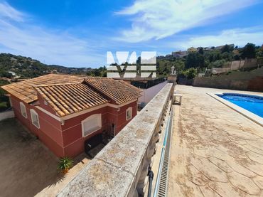Villa avec piscine à vendre à Los Jardines-Els Rosers