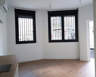 Bedroom of Flat for sale in  Madrid Capital