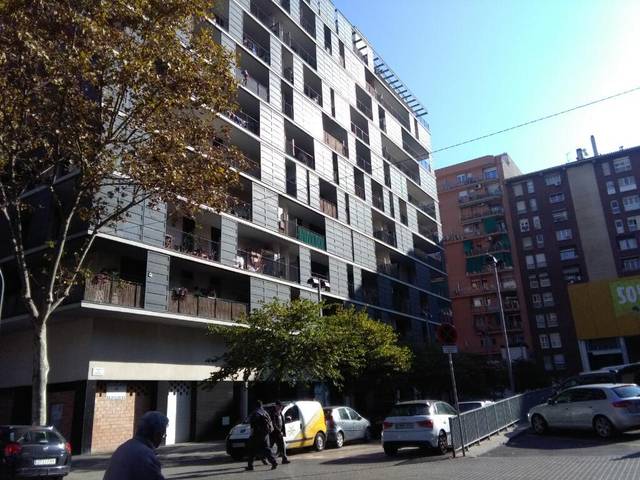 Piso en Venta en C/ Gelida en La Verneda i la Pau