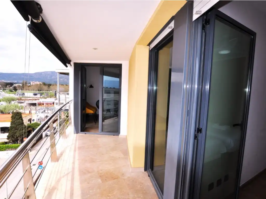 Balcony of Attic for sale in Roses  with Air Conditioner, Heating and Furnished