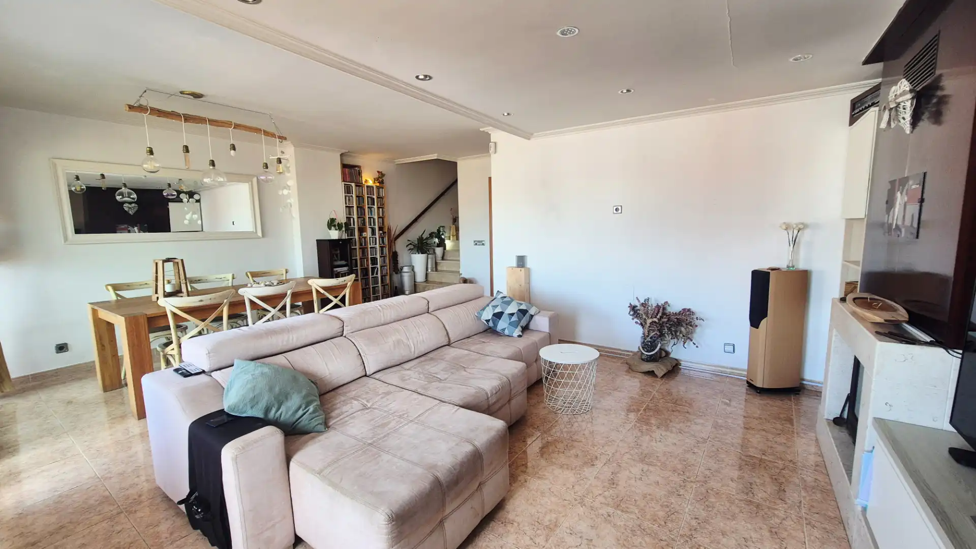 Sala d'estar de Dúplex en venda en Malgrat de Mar amb Aire condicionat, Terrassa i Moblat