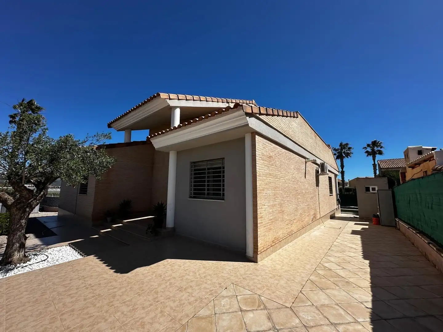 Vista exterior de Casa o xalet en venda en Llíria amb Aire condicionat, Calefacció i Terrassa