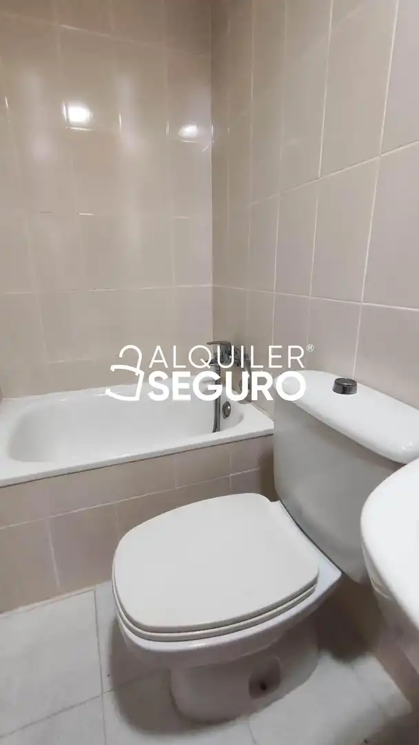 Baño de Piso de alquiler en Catarroja con Terraza