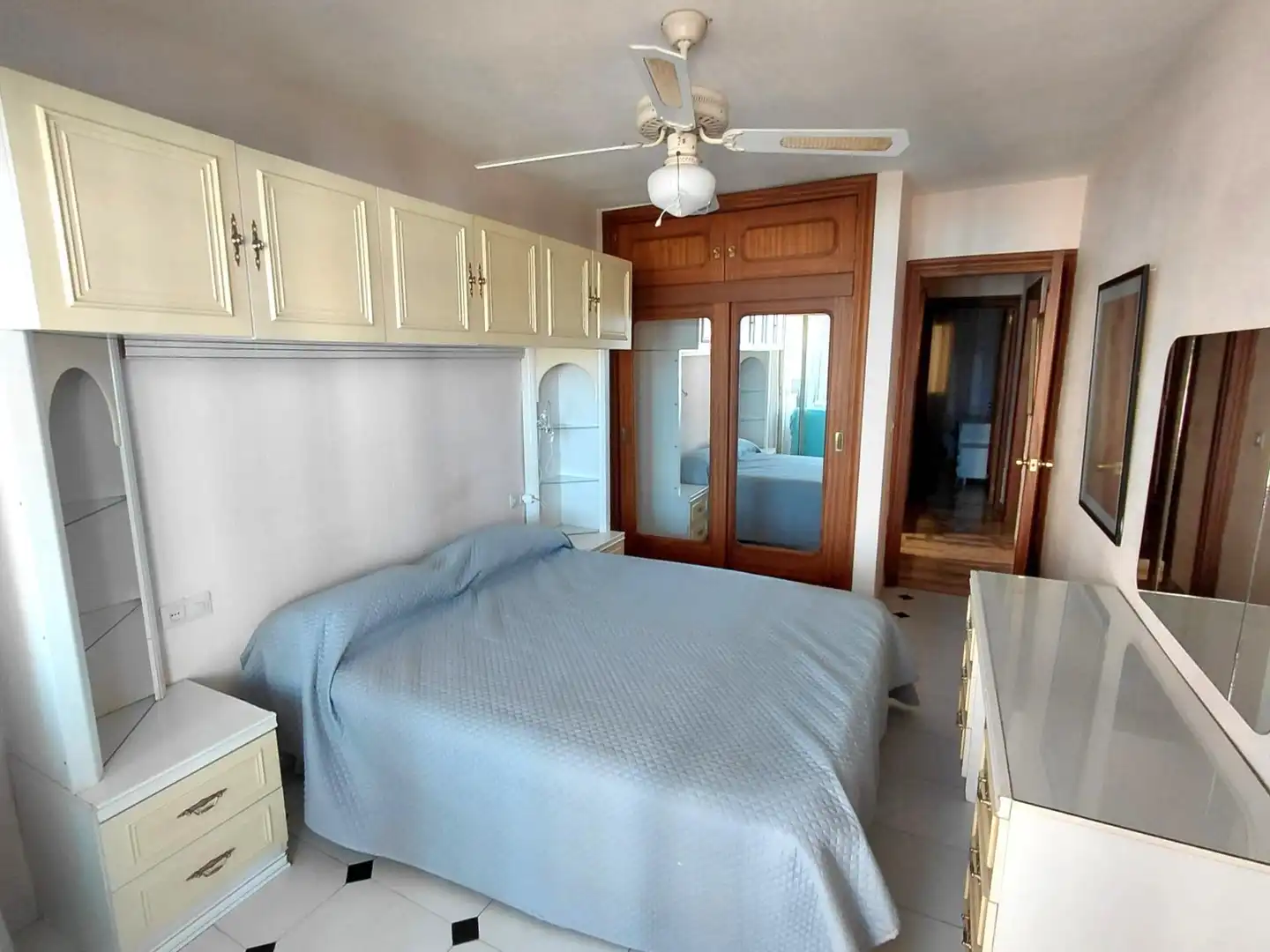 Habitación de Piso en venta en Fuengirola con Terraza, Alarma y Piscina comunitaria
