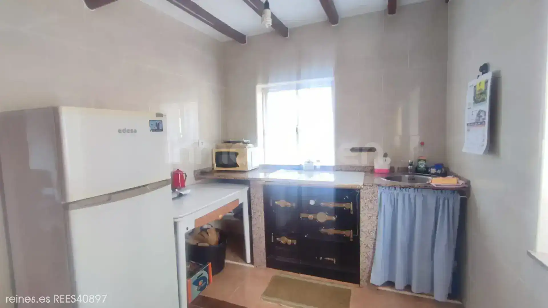 Cuina de Casa o xalet en venda en Yernes y Tameza amb Terrassa