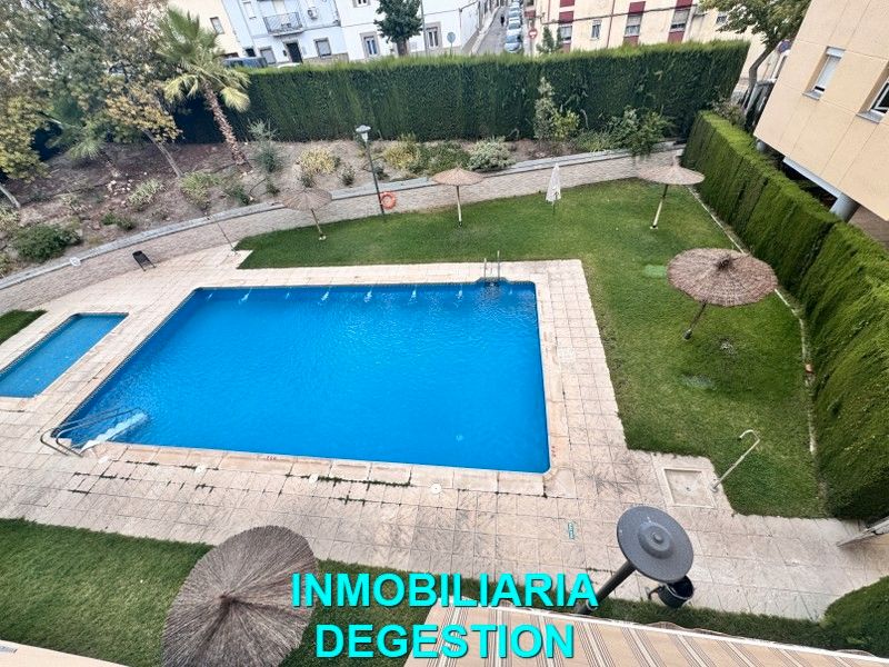 Swimming pool of Flat for sale in Linares  with Air Conditioner, Heating and Parquet flooring