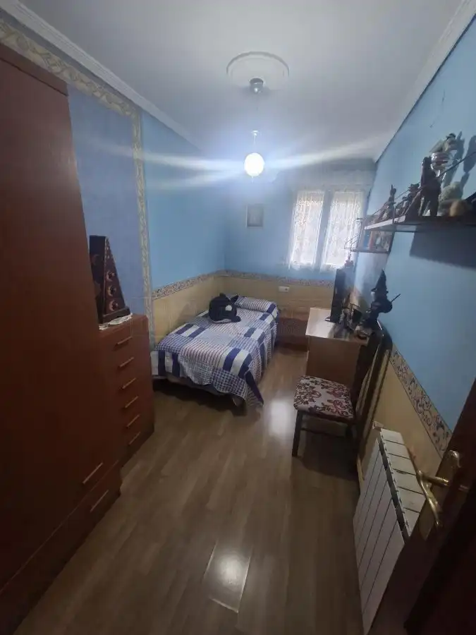 Dormitori de Casa adosada en venda en Vitoria - Gasteiz amb Calefacció, Parquet i Terrassa