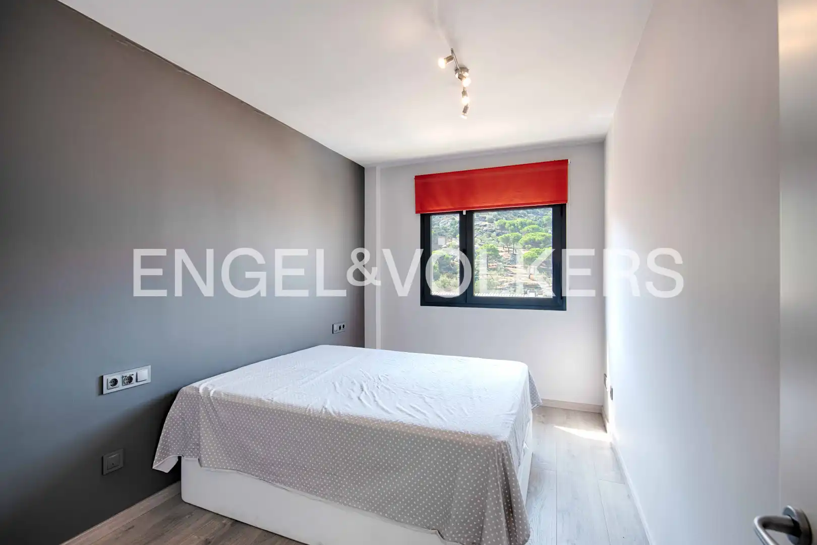 Schlafzimmer von Maisonette zum Verkauf in Roses mit Terrasse