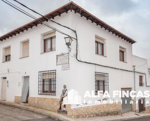 Vista exterior de Casa o xalet en venda en Belmonte amb Jardí privat, Traster i Balcó