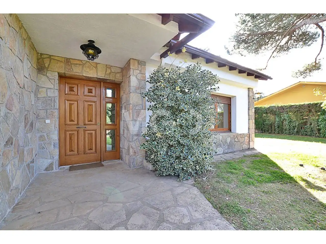 Haus oder Chalet zur Miete in Seva mit Heizung, Privatgarten und Terrasse