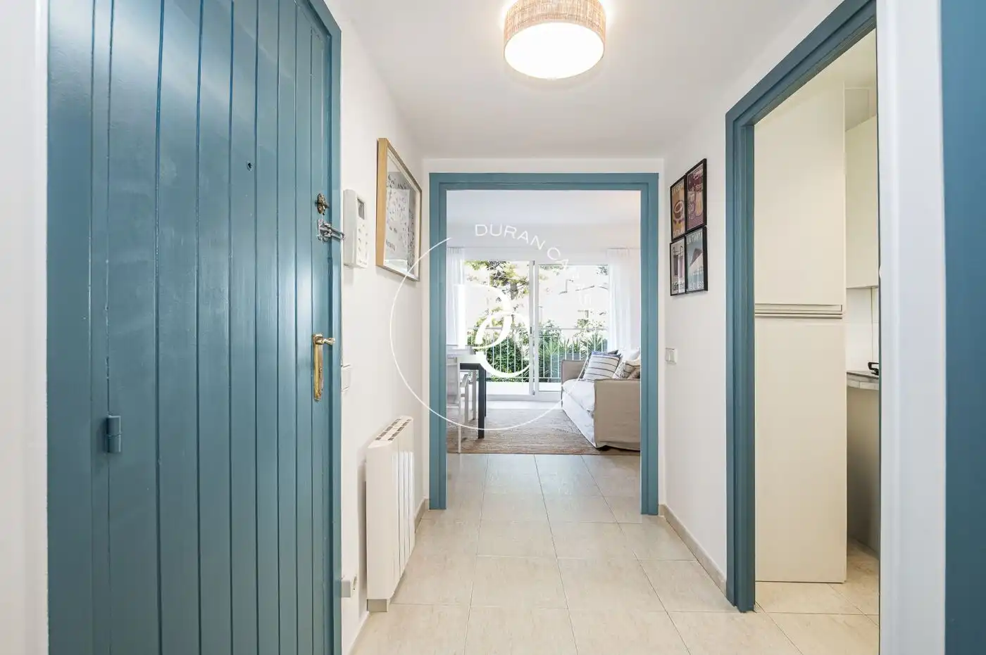 Wohnung zum Verkauf in Sitges mit Klimaanlage, Heizung und Privatgarten