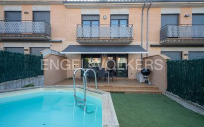 Terrace of Single-family semi-detached for sale in Quart  with Air Conditioner, Swimming Pool and Balcony