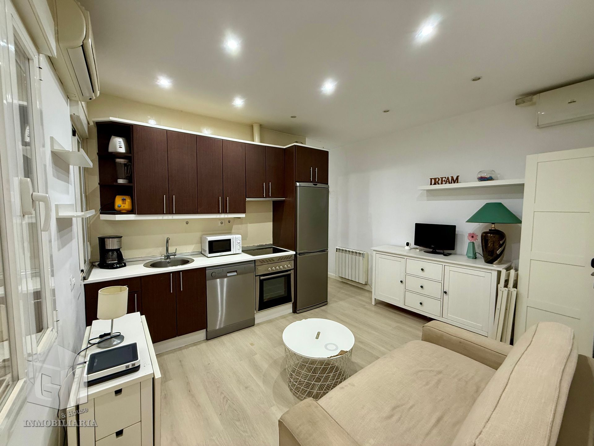 Kitchen of Flat for sale in  Madrid Capital  with Air Conditioner, Heating and Furnished