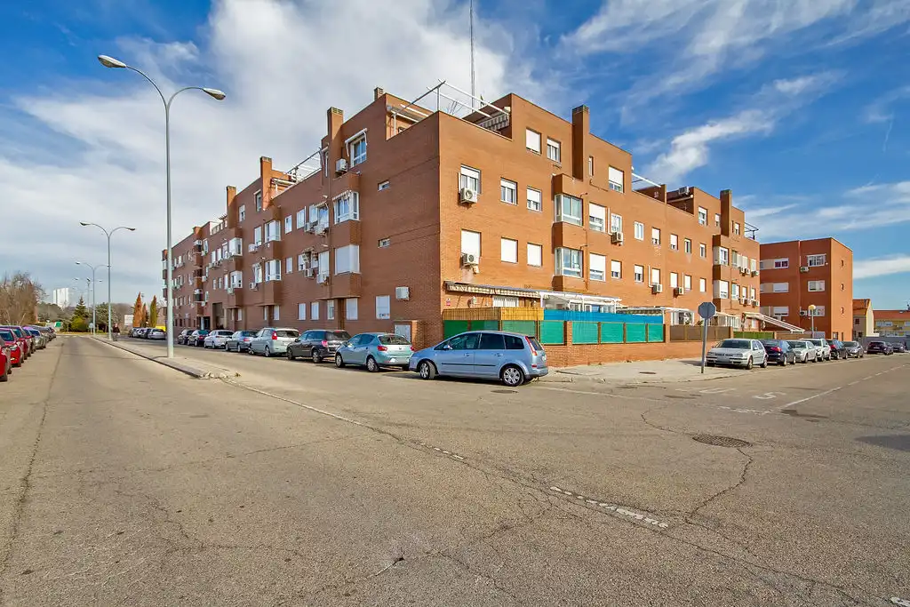 Vista exterior de Pis en venda en Ciempozuelos amb Calefacció, Parquet i Piscina