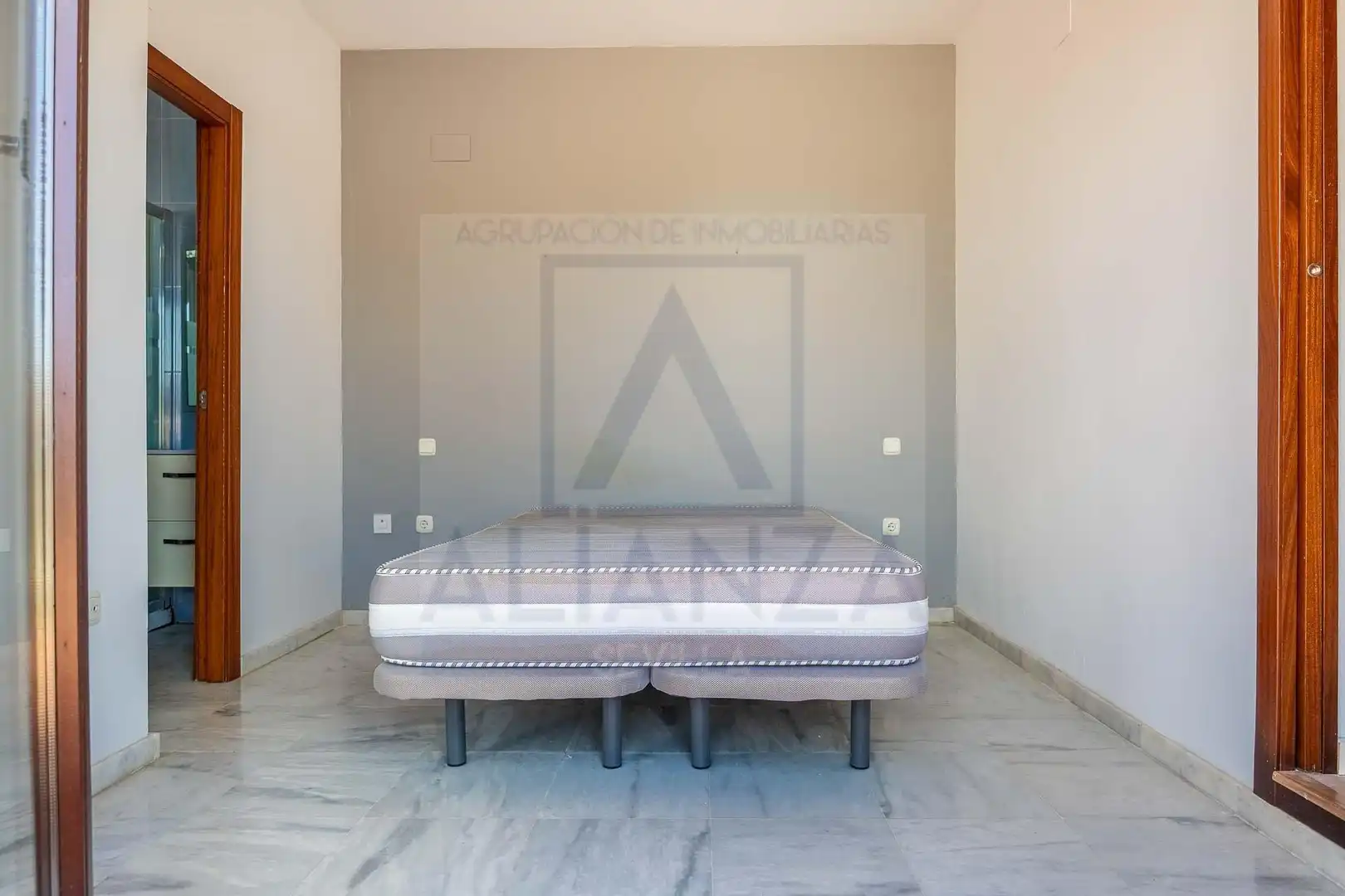 Schlafzimmer von Maisonette zum Verkauf in Gines mit Klimaanlage, Terrasse und Abstellraum