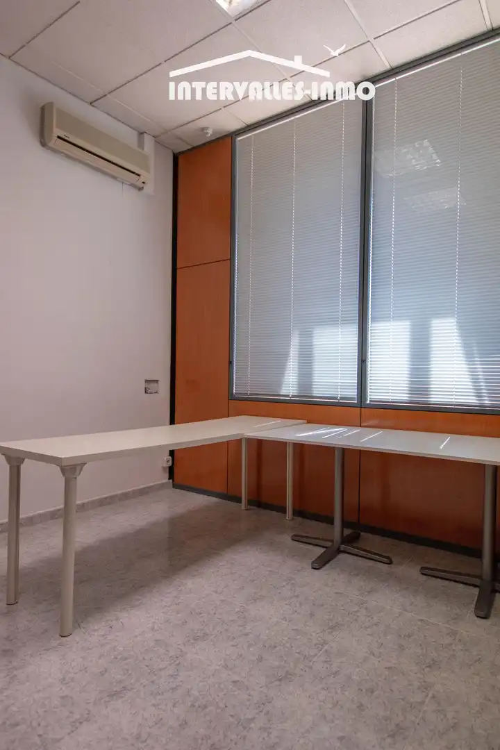 Oficina en venda a Caldes de Montbui