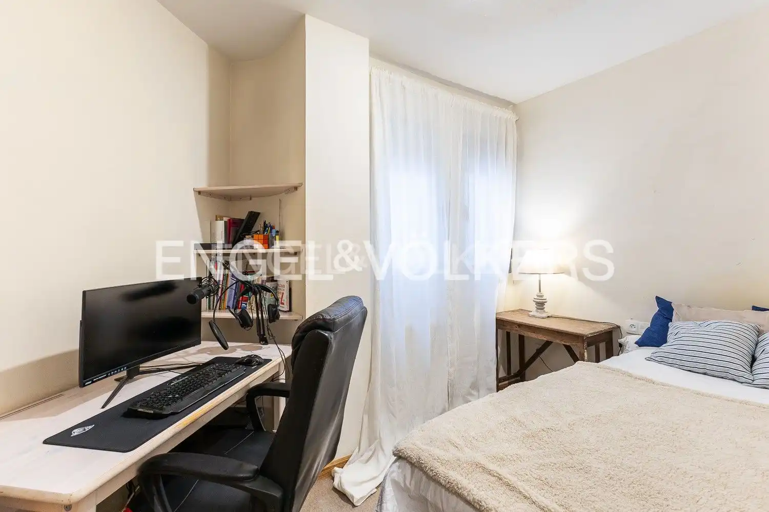 Bedroom of Flat for sale in Valencia  with Air Conditioner, Heating and Parquet flooring