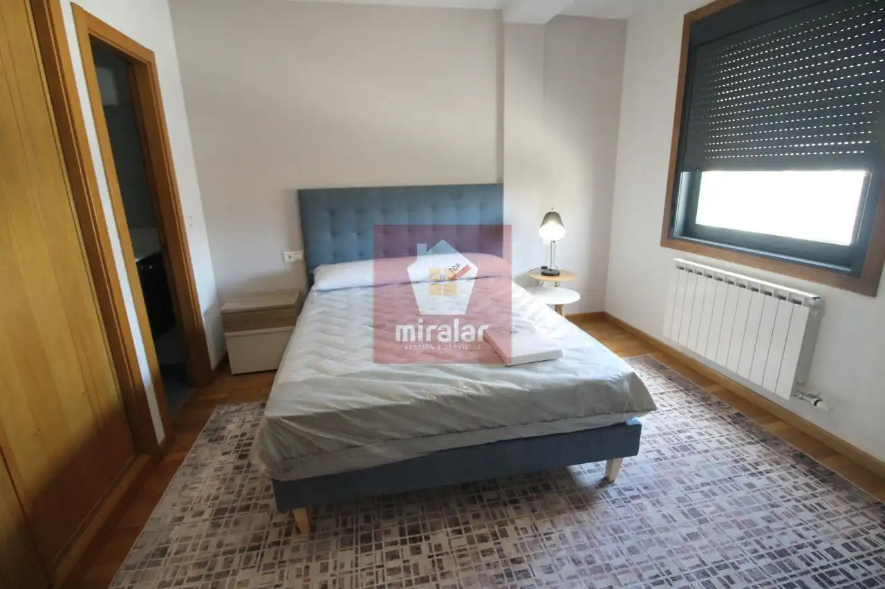 Schlafzimmer von Wohnung zur Miete in Salvaterra de Miño mit Heizung und Möbliert